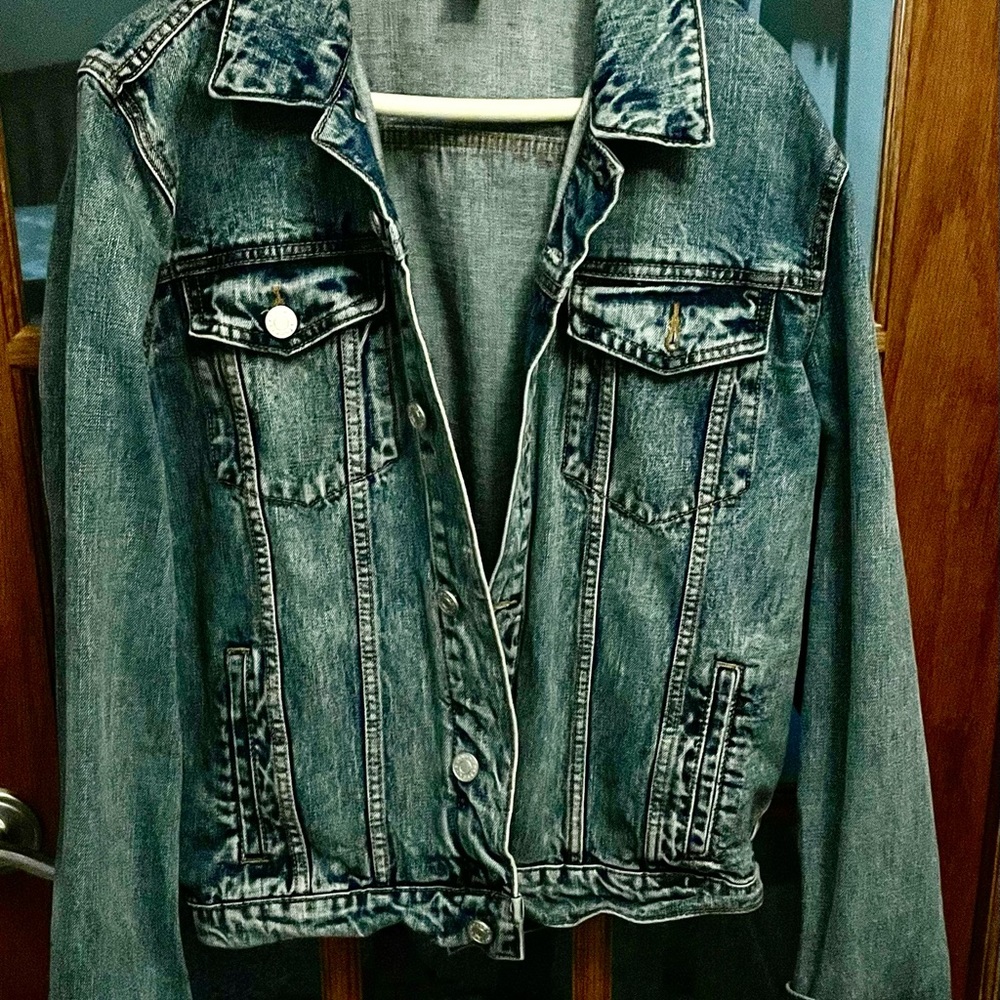 Classic women’s jean jacket.